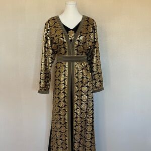 Elegant Gold and Black Long Dress Dubai Arabian Kaftan Jalabiya Thobe